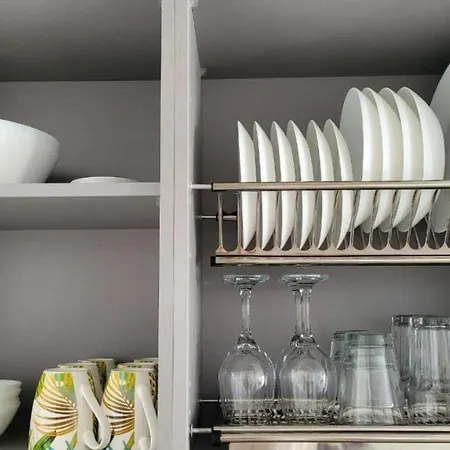 Hola Happy Hols アパート アデヘ